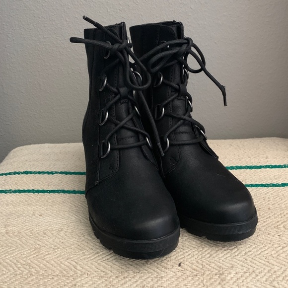 white mountain nellie wedge bootie